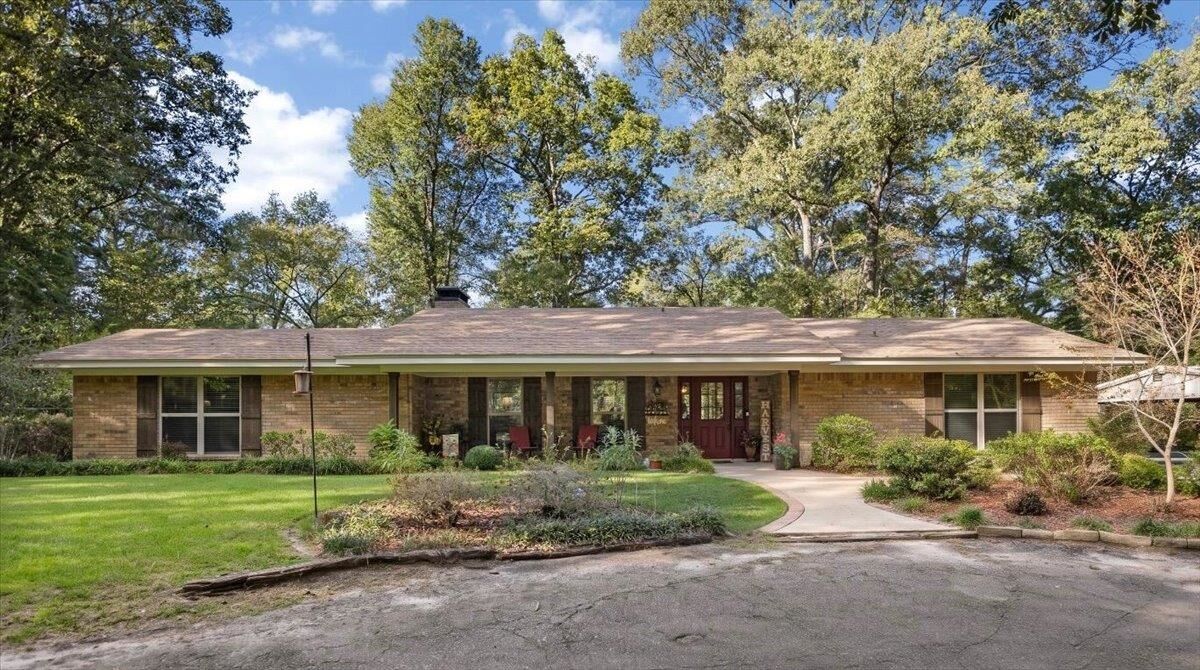 Property Photo:  906 Hidden Valley  TX 75633 