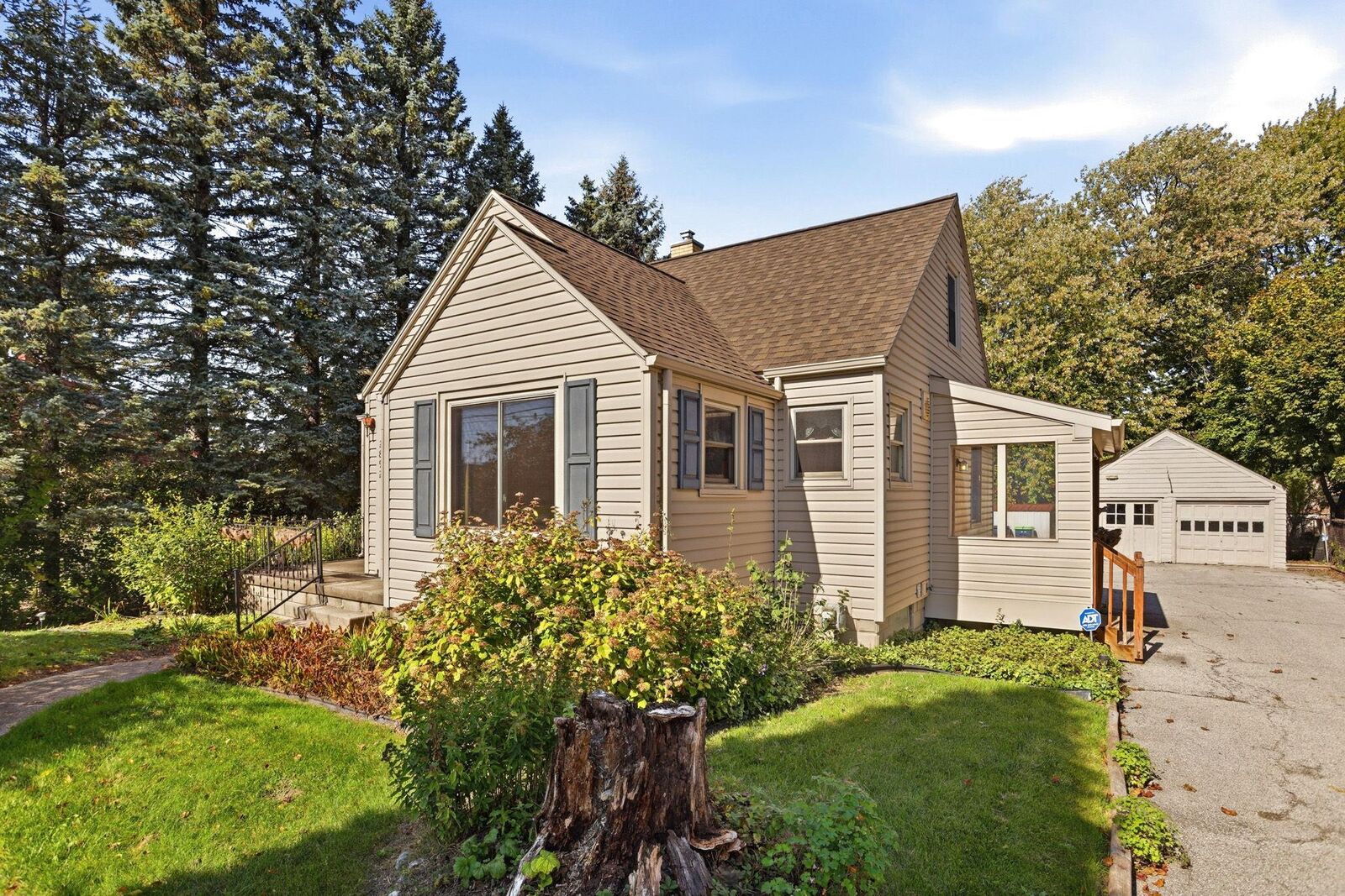 Property Photo:  2892 Shattuck  MI 48603 
