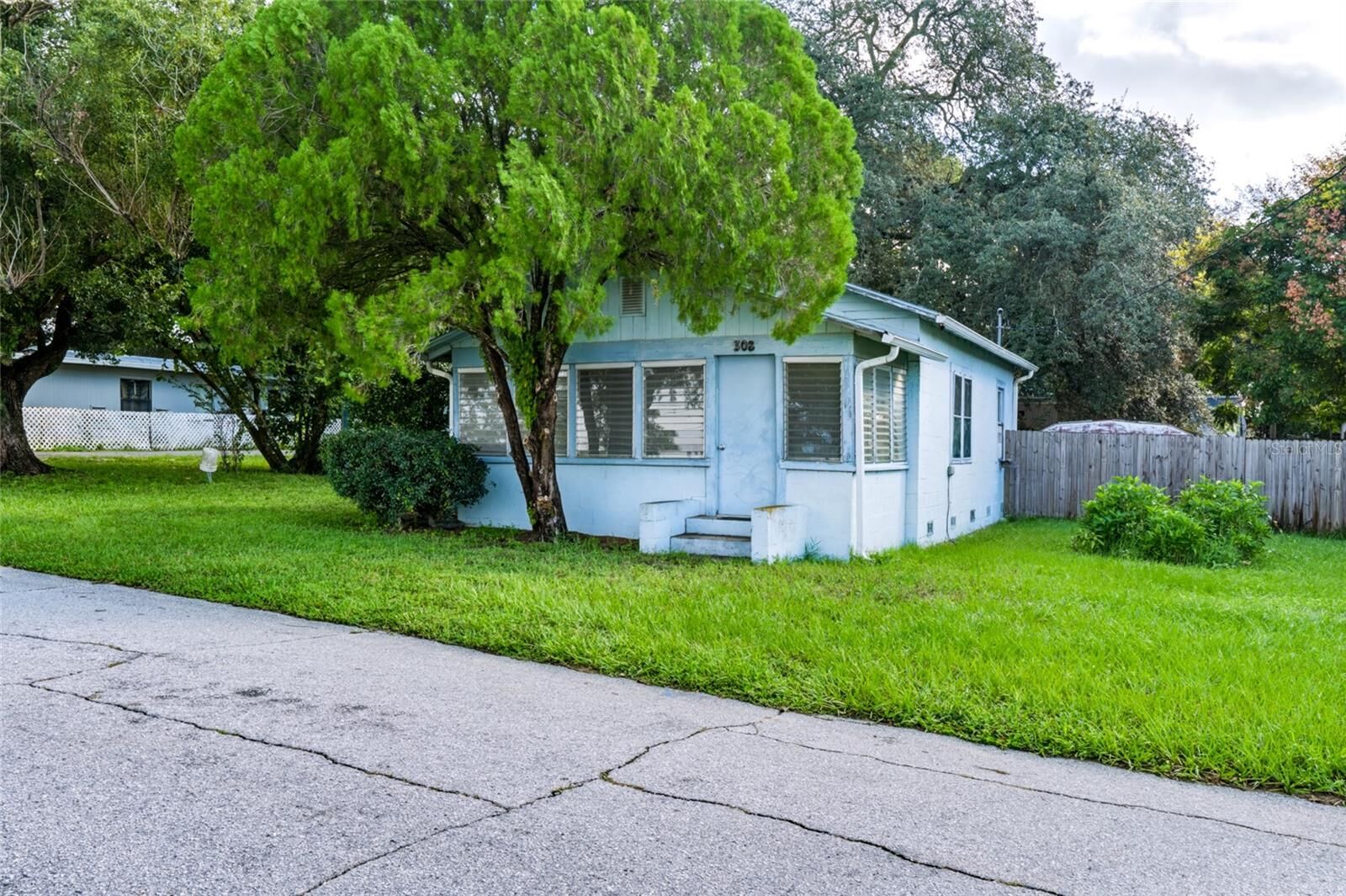 Property Photo:  308 S Galena Avenue  FL 34715 