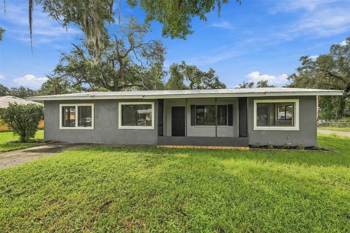 Property Photo:  1717 8th Street W  FL 34221 