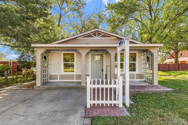 Property Photo:  415 Montgomery Street  MO 63301 