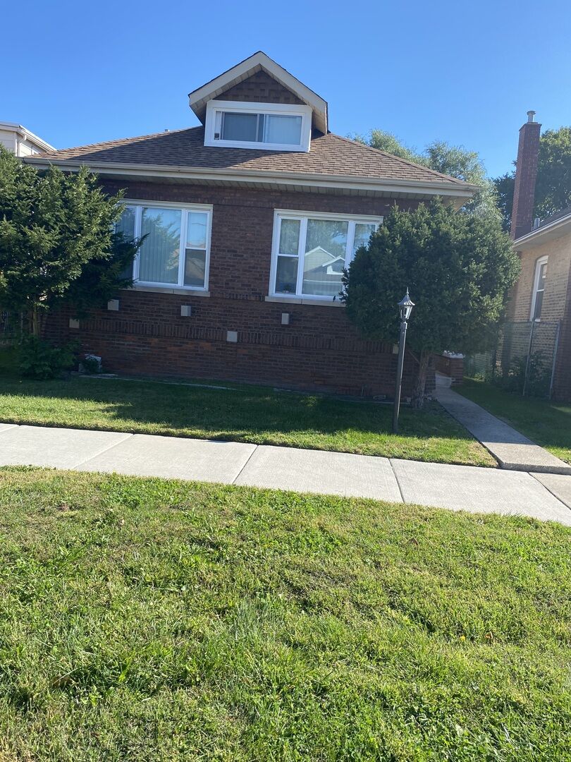 Property Photo:  8139 S Blackstone Avenue  IL 60619 