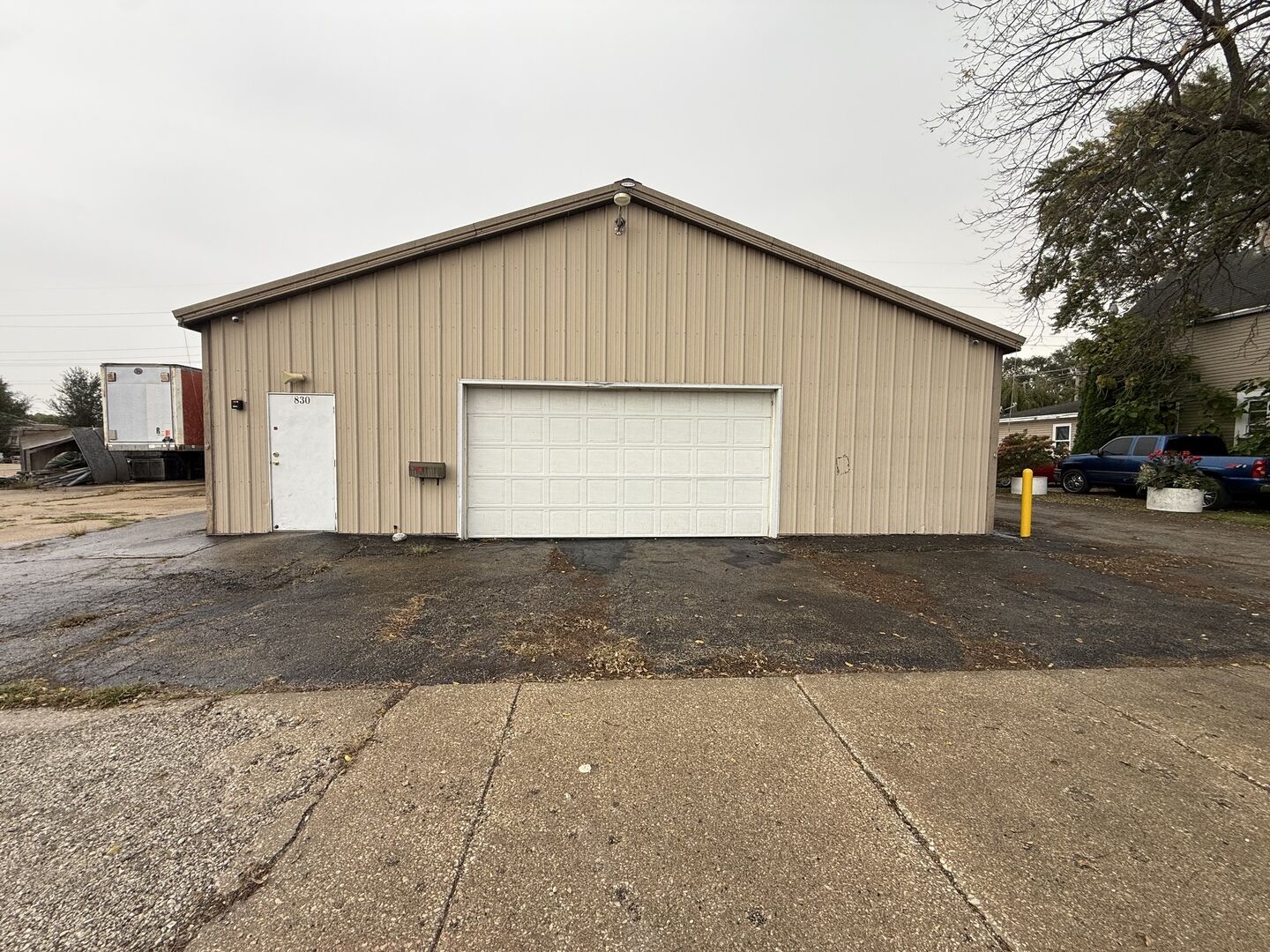 Property Photo:  830 S McMullen Drive  IL 60901 