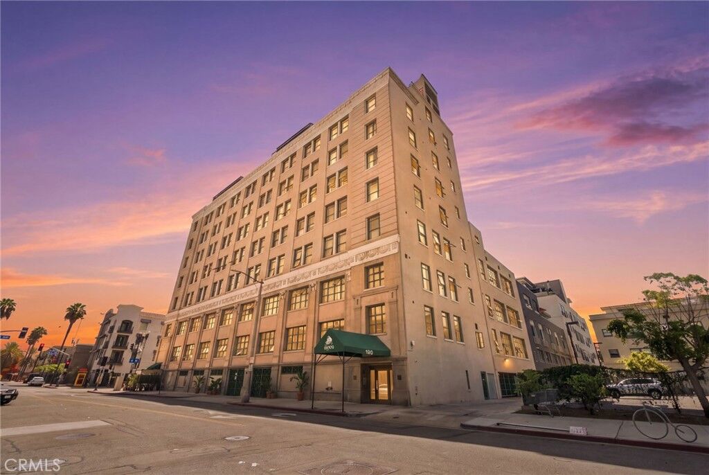 Property Photo:  100 W 5th Street 8D  CA 90802 