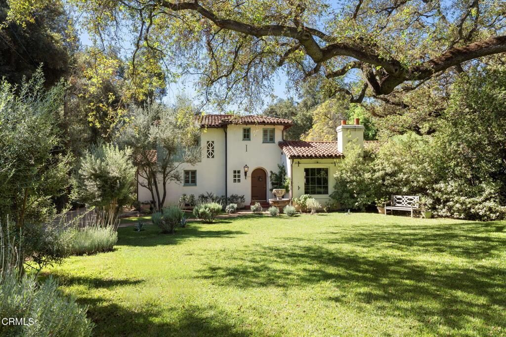 Property Photo: 2062 New York Drive CA 91001
