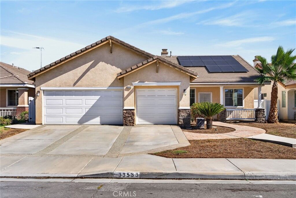 Property Photo: 3533 Amberly CA 92571