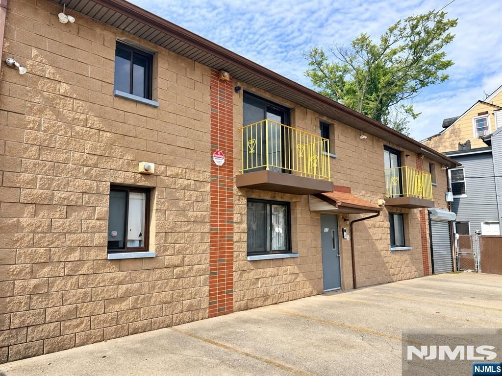 Property Photo:  217-221 Park Avenue 5  NJ 07501 