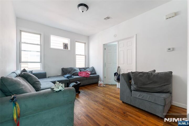 Property Photo:  37 Aldine Street  NJ 07112 