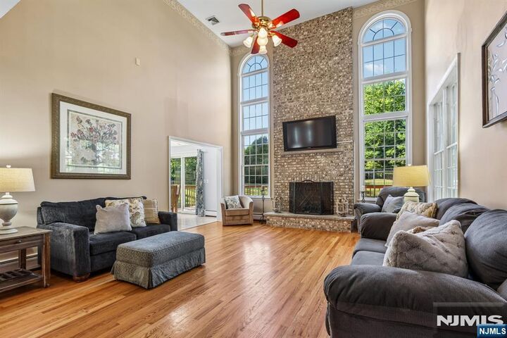 Property Photo:  6 Lauren Court  NJ 07470 