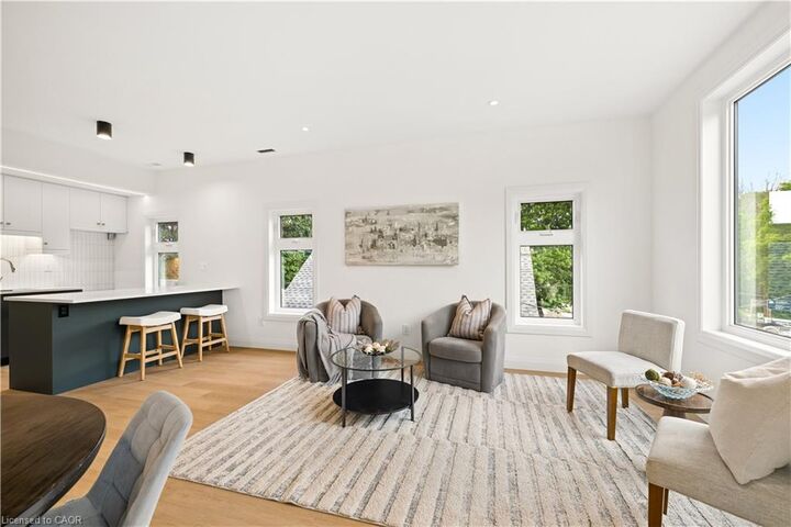 Property Photo: 563 Wellington Street 3 ON N2H 5L6