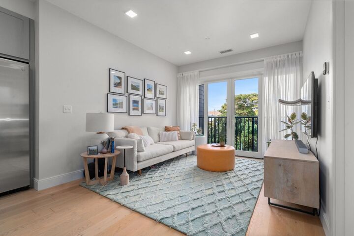 Property Photo:  287 Maverick St 309  MA 02128 