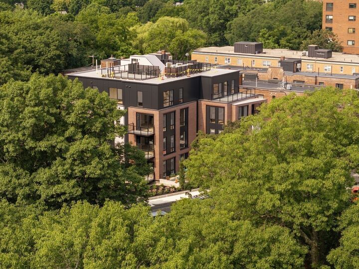 Property Photo:  80 Vernon Penthouse B  MA 02446 