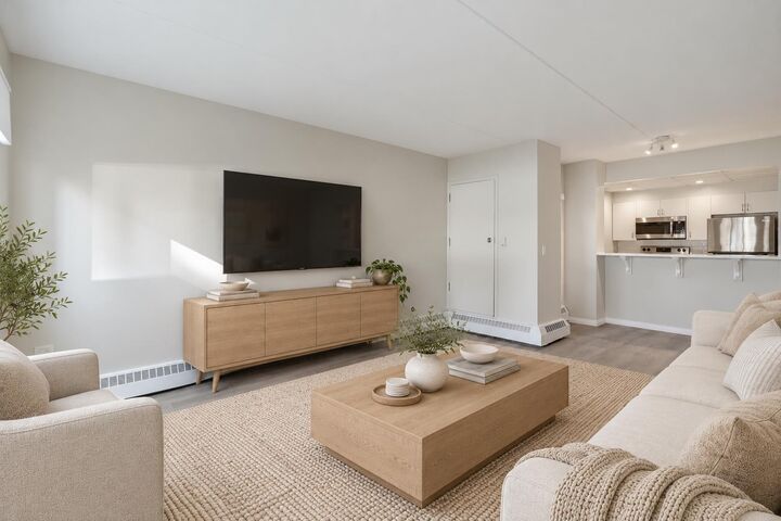 Property Photo:  1414 12 Street SW 102  AB T3C 3T2 