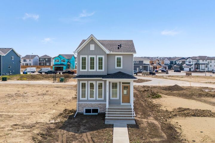 Property Photo:  83 Hotchkiss Way SE  AB T3S 0V2 