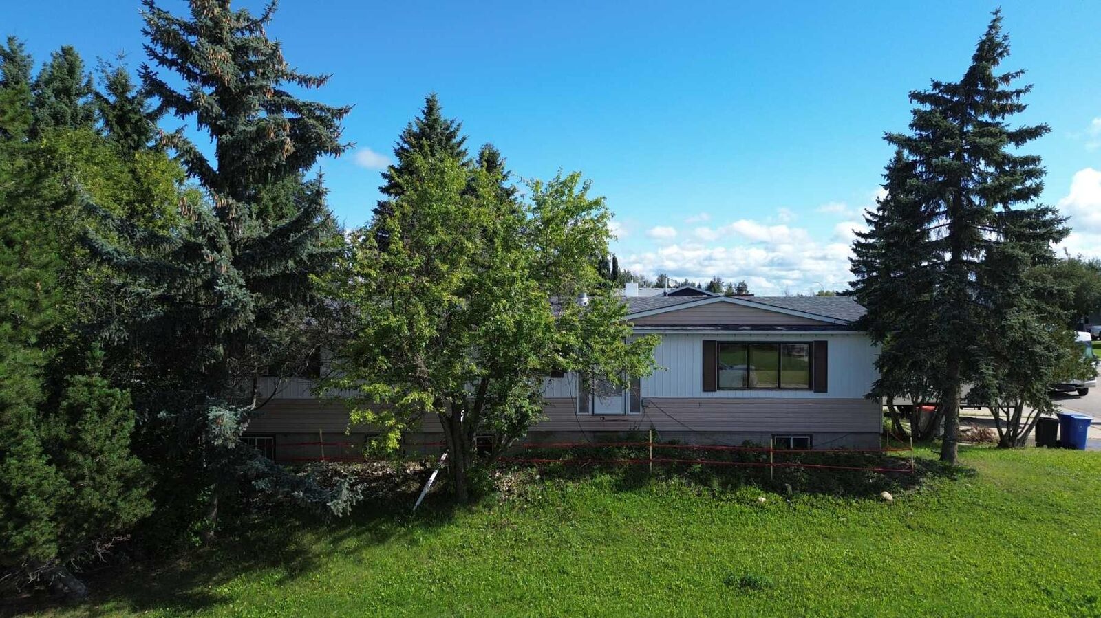 Property Photo:  700 8 Street  AB T0H 1P0 