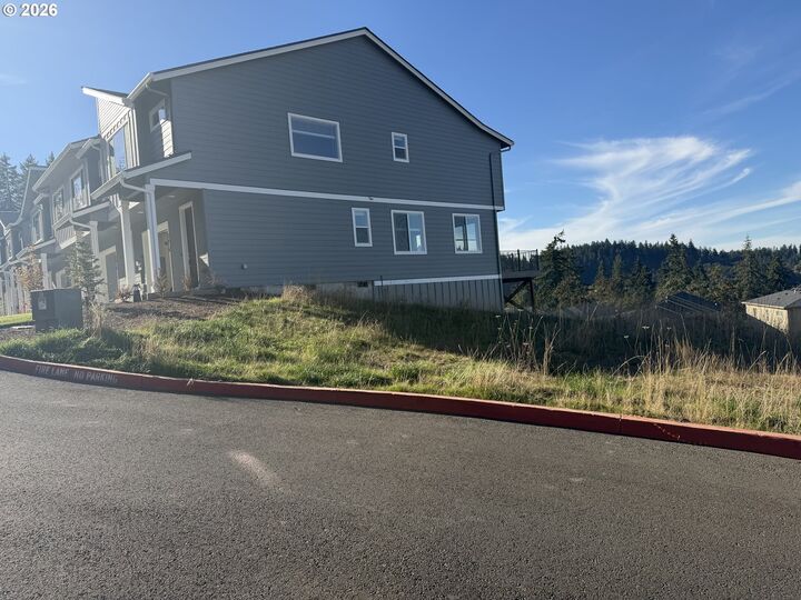 Property Photo:  2610 Waterlily Dr  OR 97403 