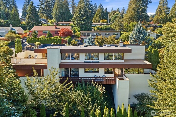 Property Photo: 16328 35th Avenue NE WA 98155
