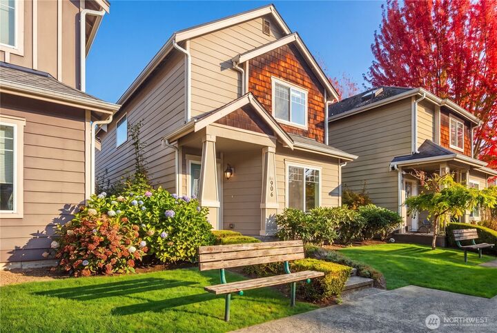 Property Photo:  906  116th Place SE 3  WA 98208 