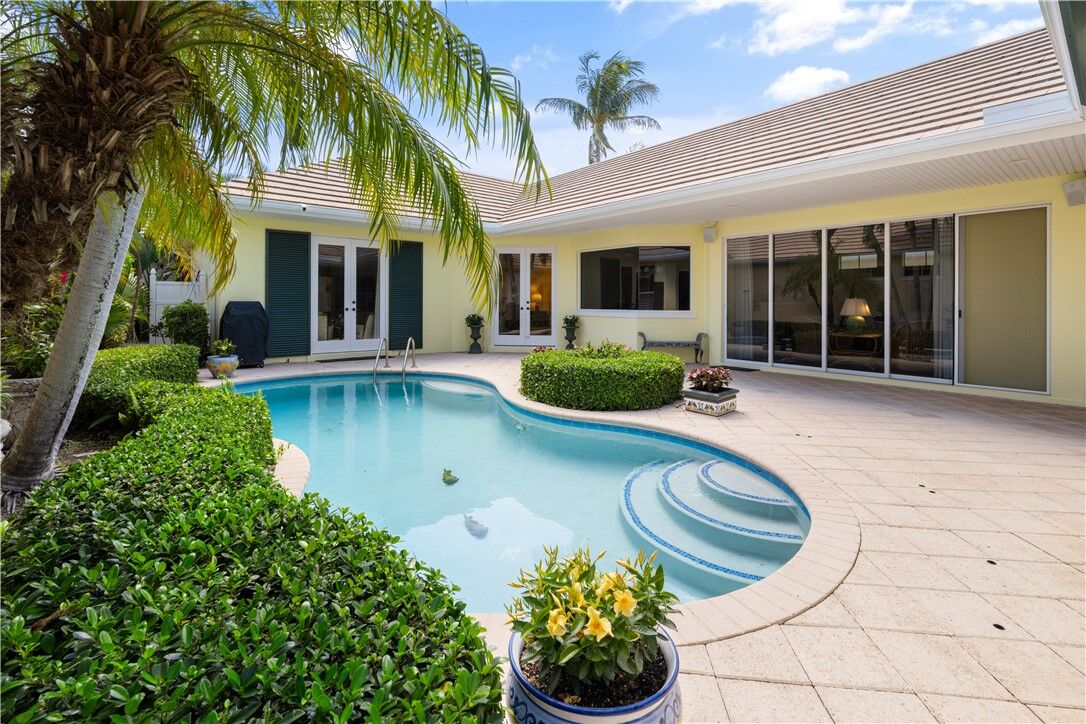 Property Photo:  2131 Sea Mist Court  FL 32963 