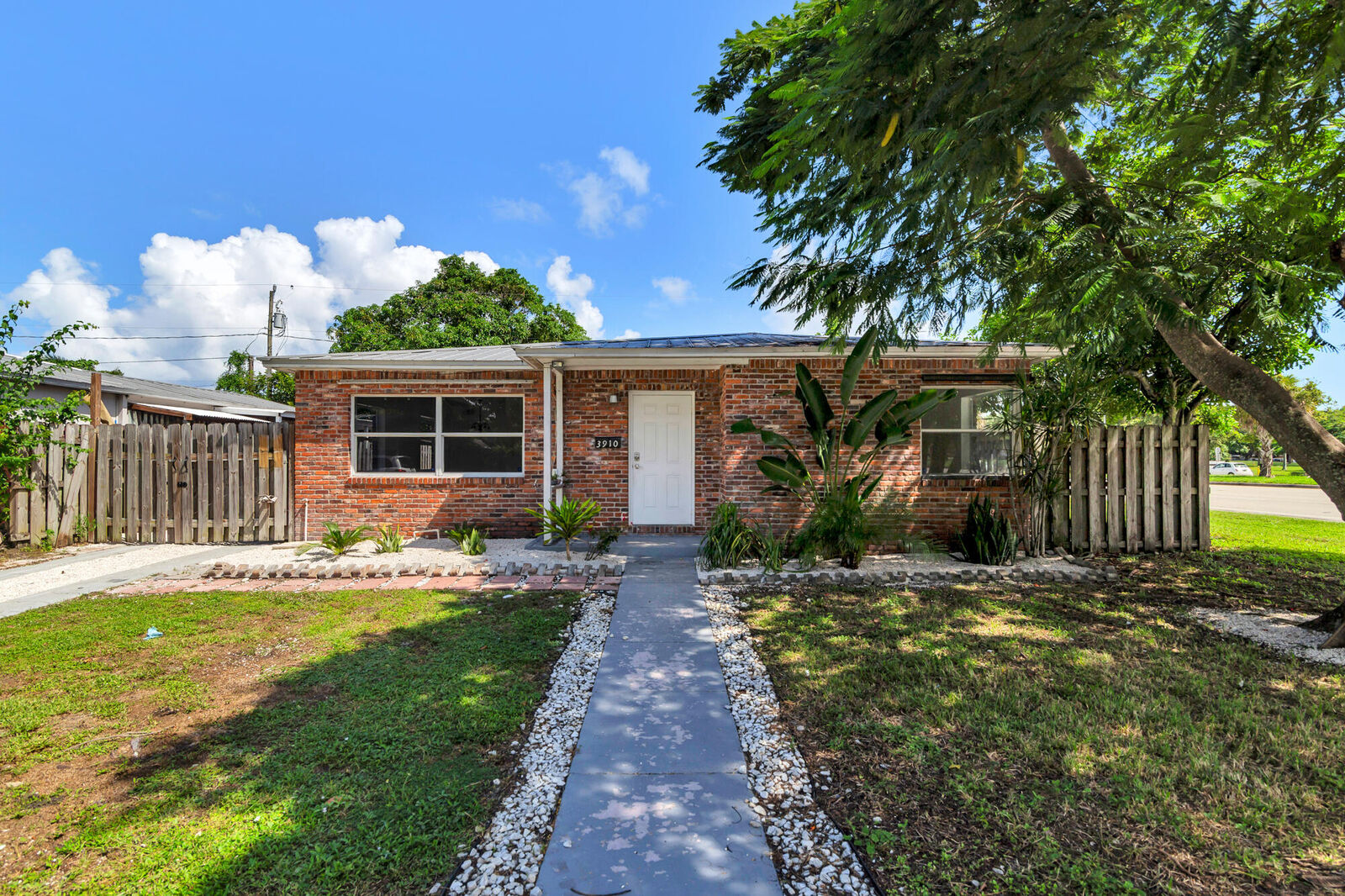 Property Photo: 3910 Merrill Avenue FL 33405