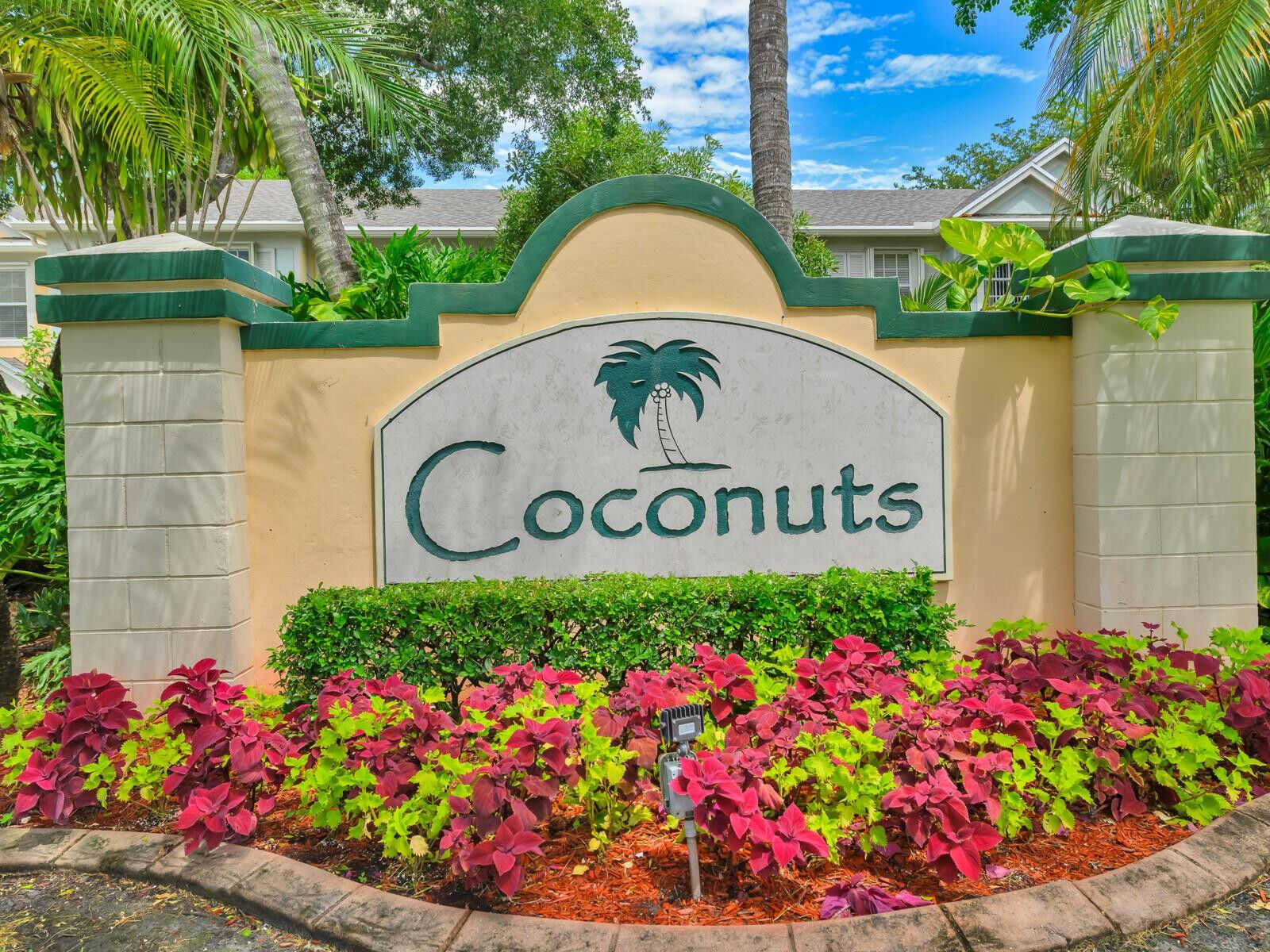 Property Photo: 219 Mallory Court FL 33326