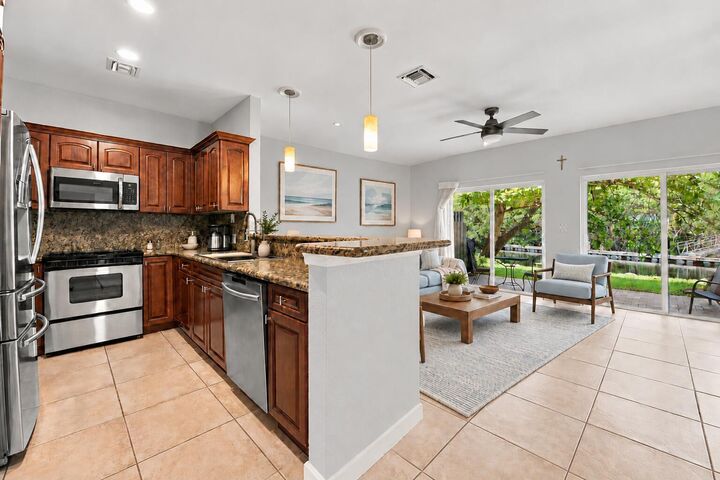 Property Photo: 1795 NE 4th Avenue A1 FL 33305