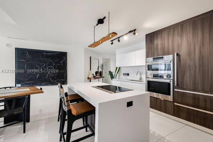 Property Photo:  851 NE 1st Ave 3403  FL 33132 