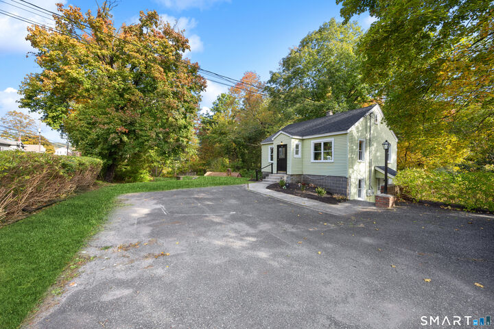 Property Photo:  34 Oxford Road  CT 06478 