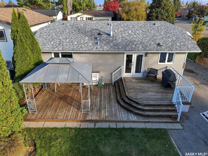 Property Photo:  411 Nesbitt Way  SK S7L 6S3 