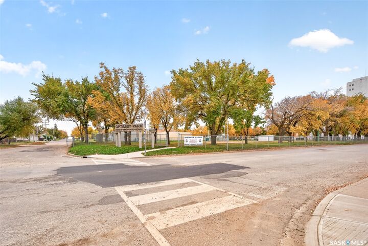Property Photo:  506 Lillooet Street W  SK S6H 4Z5 