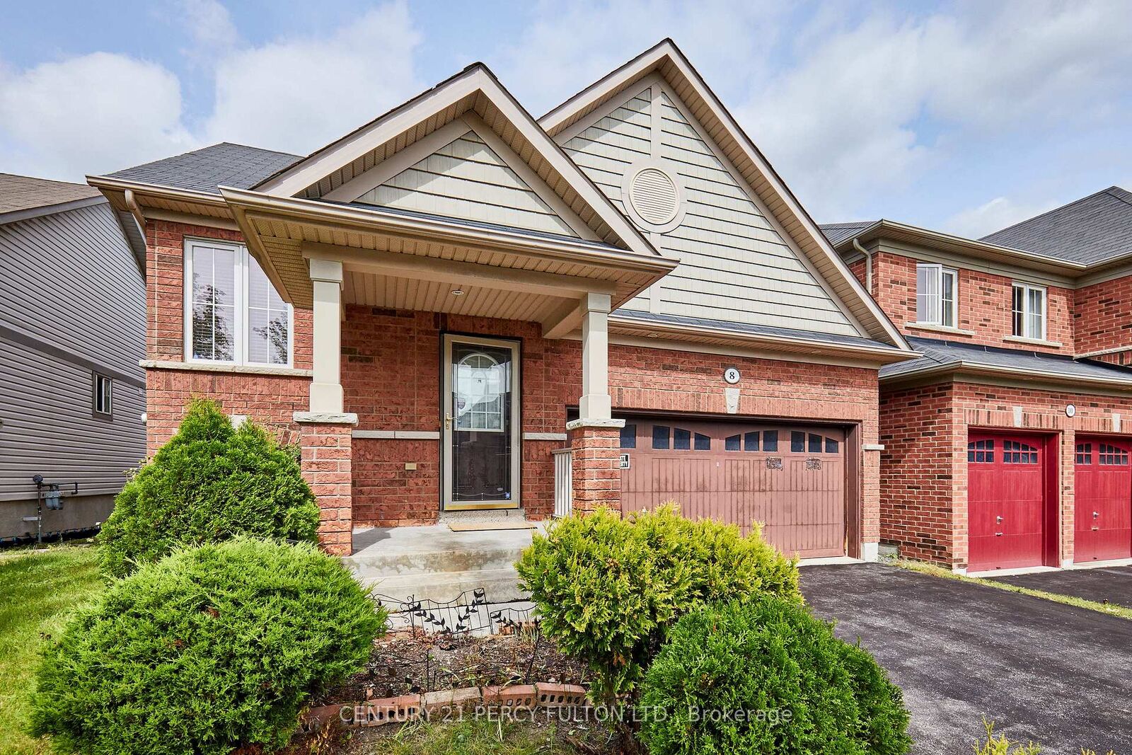 Property Photo:  8 Knowles Street  ON L1Z 0J5 