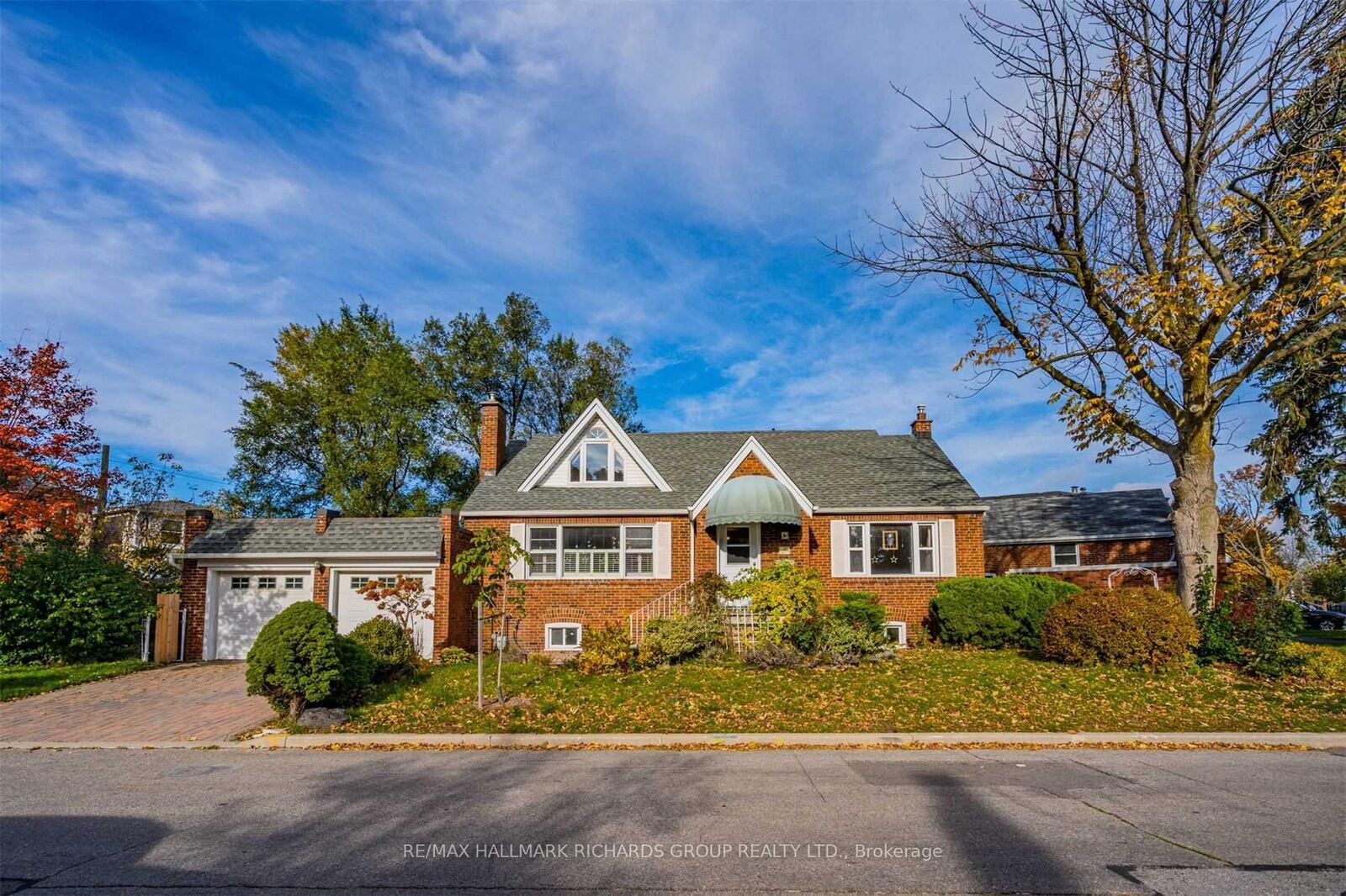Property Photo:  32 Briar Dale Boulevard  ON M1N 1Z5 
