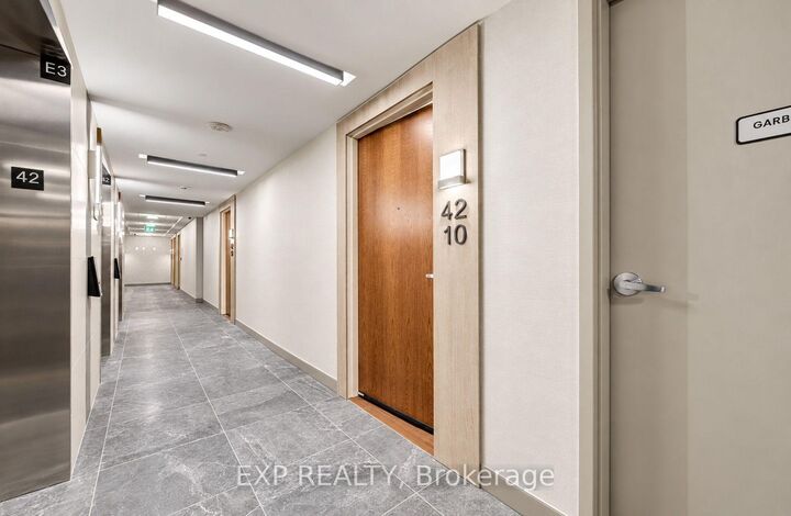 Property Photo:  30 Francis Street S 4210  ON N2G 0B5 