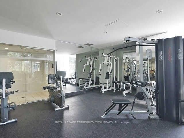 Property Photo:  23 Lorraine Drive 1809  ON M2N 6Z6 