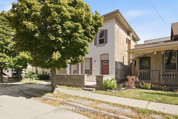 Property Photo:  97 Queen Street  ON N3T 3C1 