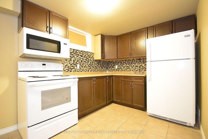 Property Photo:  171 Rykert Street 2  ON L2S 2B5 