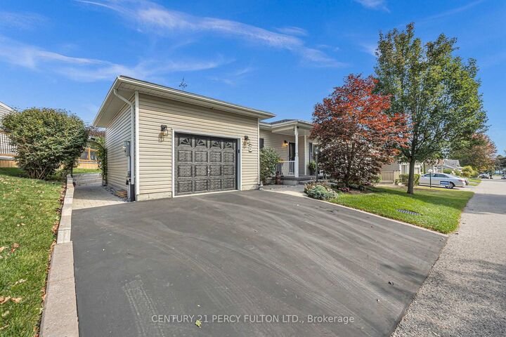 Property Photo:  7 Eastbank Road  ON L1B 1B7 