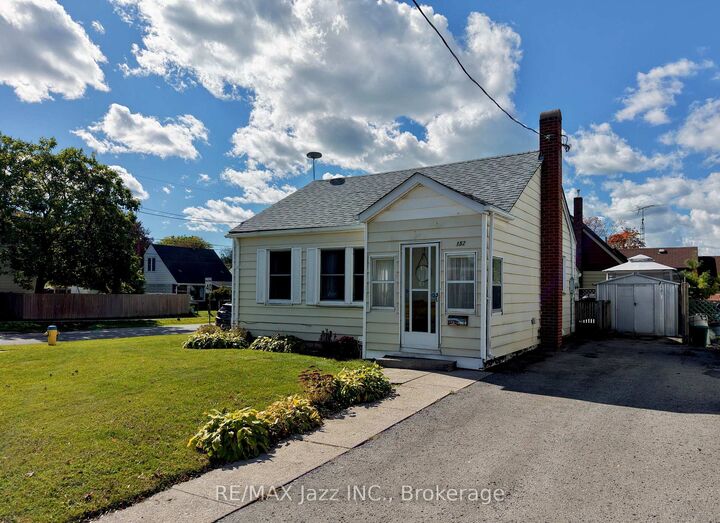 Property Photo:  152 Victoria Street N  ON L1A 3N1 