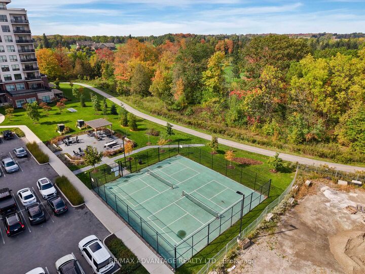 Property Photo: 480 Callaway Road 702 ON N6G 0Z3