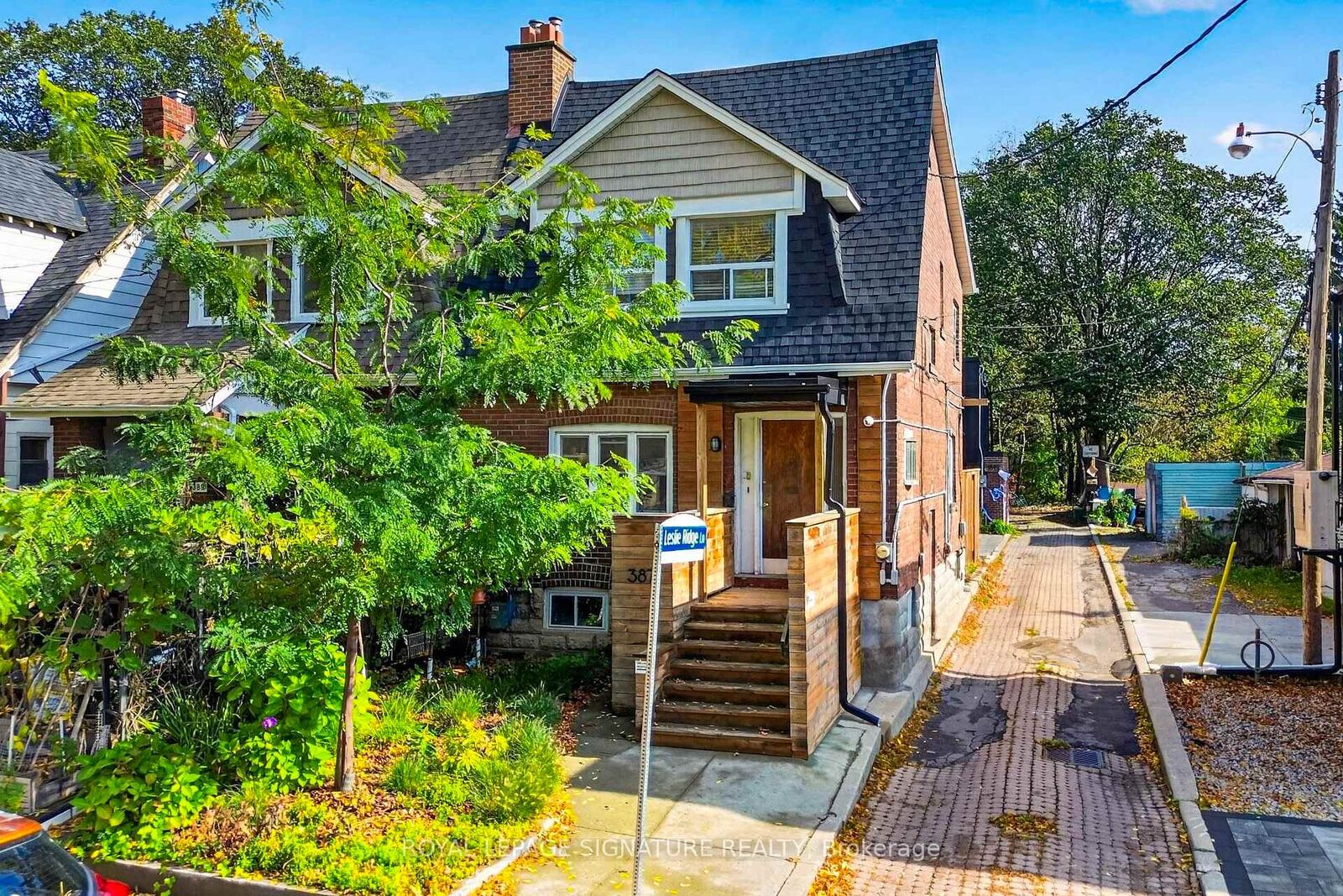 Property Photo:  387 Leslie Street Main  ON M4M 3E3 