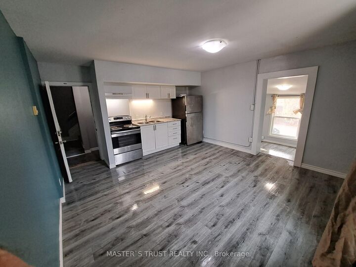 Property Photo:  27 Front Street N 201  ON L3V 4R6 
