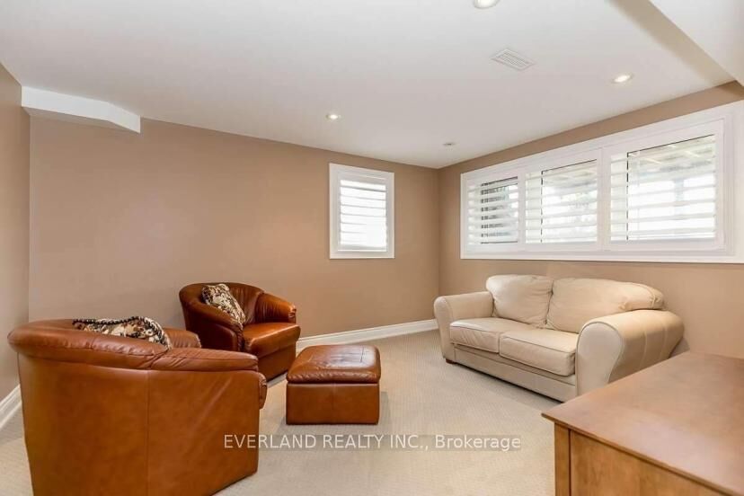 Property Photo:  159 Ivy Jay Crescent Bsmt  ON L4G 0E9 