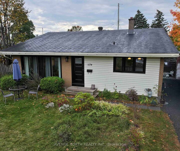 Property Photo: 1174 Maybank Street ON K2C 2W6