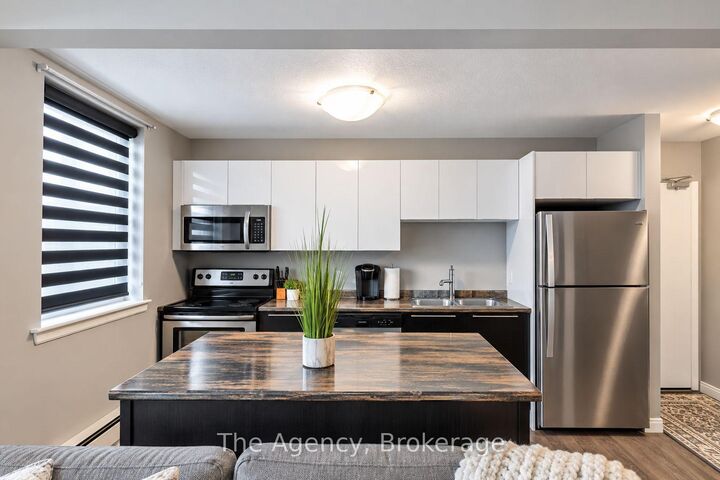 Property Photo:  4538 Huron Street 8  ON L2E 2H3 