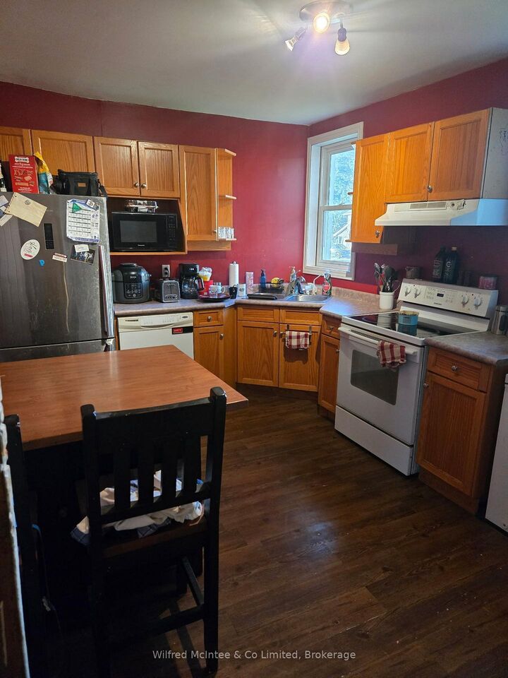 Property Photo:  131 Clyde Street  ON N0G 1G0 