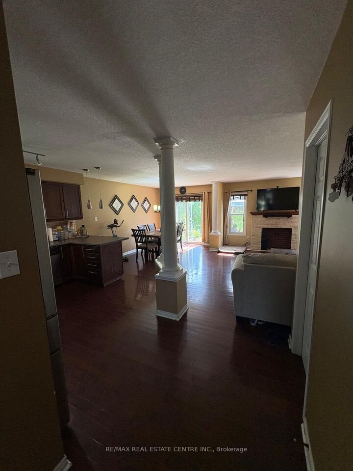 Property Photo: 304 Purple Sage Crescent ON N2E 4G6