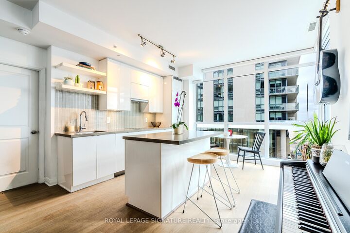 Property Photo:  60 Annie Craig Drive B415  ON M8V 0C4 