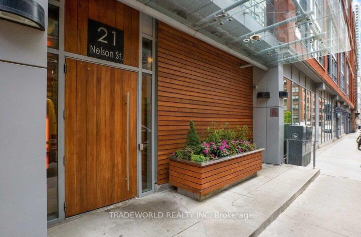 Property Photo:  21 Nelson Street 319  ON M5V 3H9 