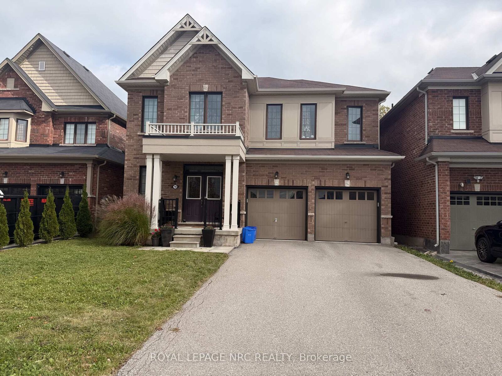Property Photo:  7969 Buckeye Crescent  ON L2H 2Y6 