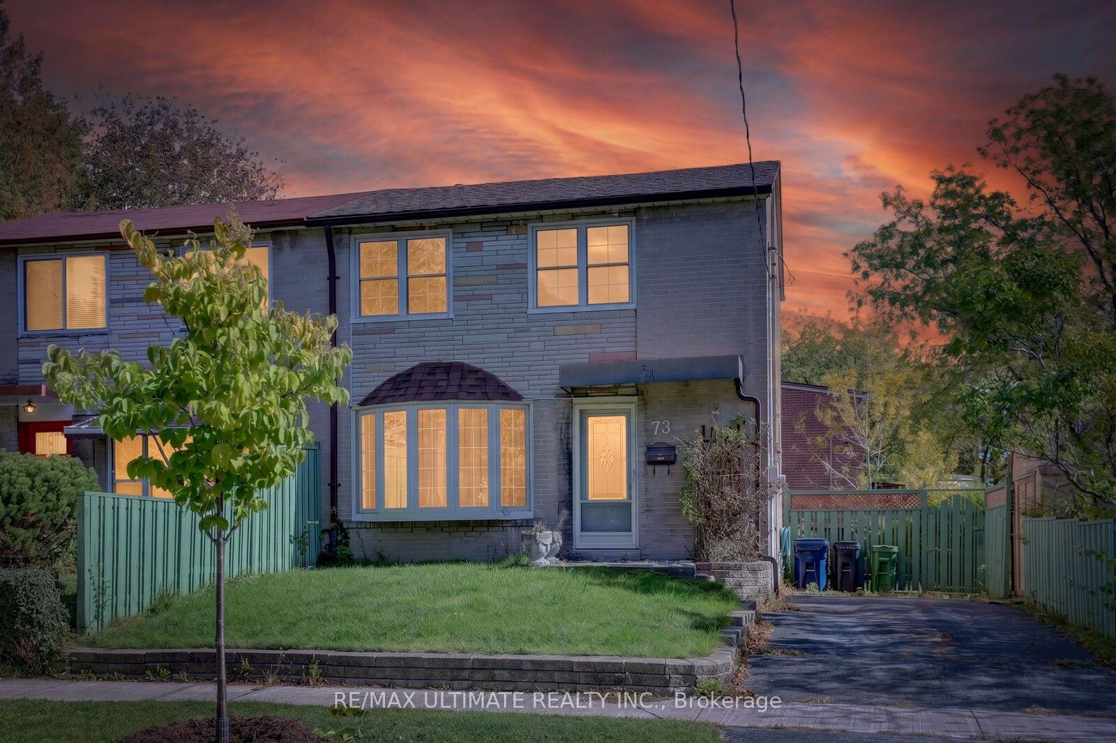 Property Photo:  73 Chestnut Crescent  ON M1L 1Y6 